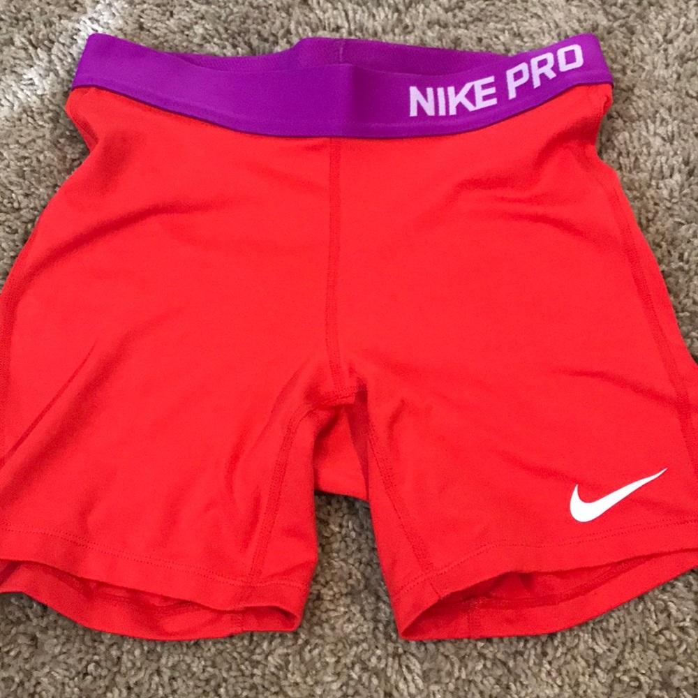 Kids XL but fits like a women’s Small